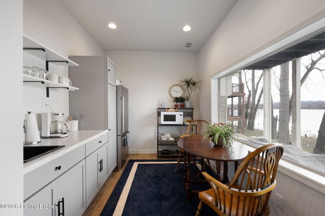 3028 Belknap Beach Rd, Prospect, KY 40059