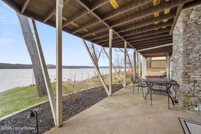 3028 Belknap Beach Rd, Prospect, KY 40059