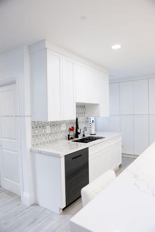 2948 Hidden Harbour Ct, Dania Beach, FL 33312