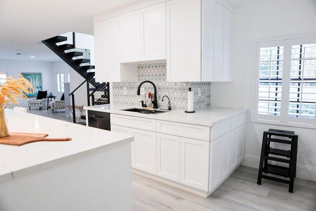 2948 Hidden Harbour Ct, Dania Beach, FL 33312