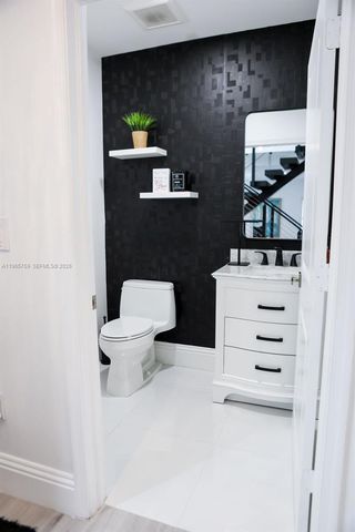 2948 Hidden Harbour Ct, Dania Beach, FL 33312