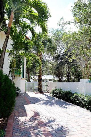 2948 Hidden Harbour Ct, Dania Beach, FL 33312