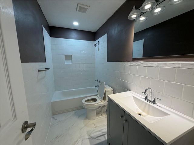 1440 WALKER ROAD, Lakeland, FL 33810