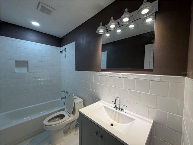 1440 WALKER ROAD, Lakeland, FL 33810