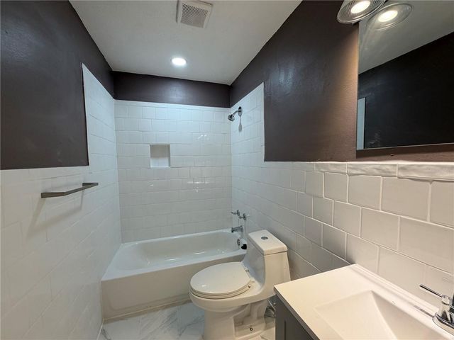 1440 WALKER ROAD, Lakeland, FL 33810