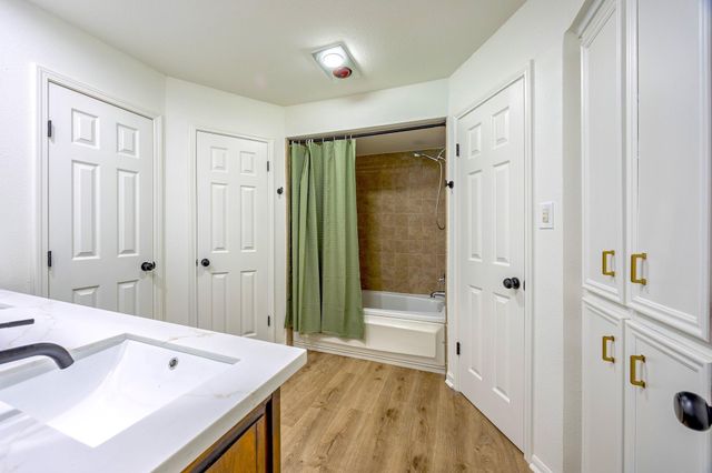 15203 La Mancha Drive, Houston, TX 77083