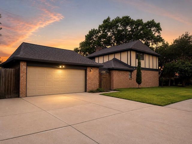 15203 La Mancha Drive, Houston, TX 77083