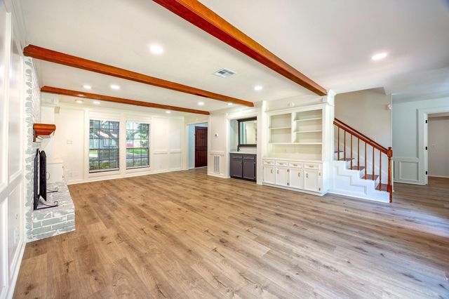 15203 La Mancha Drive, Houston, TX 77083