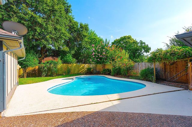 15203 La Mancha Drive, Houston, TX 77083