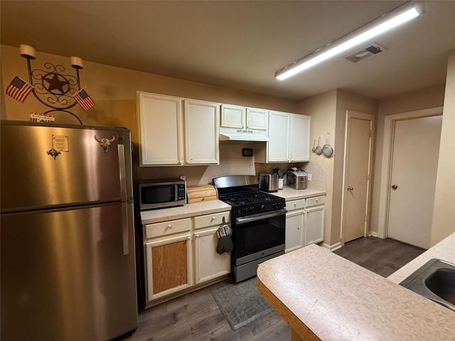 17435 Typhoon Way, Crosby, TX 77532