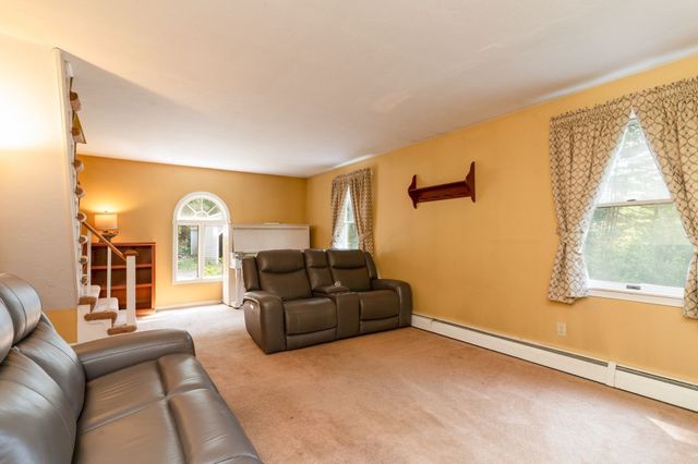 757 South St, Southbridge, MA 01550