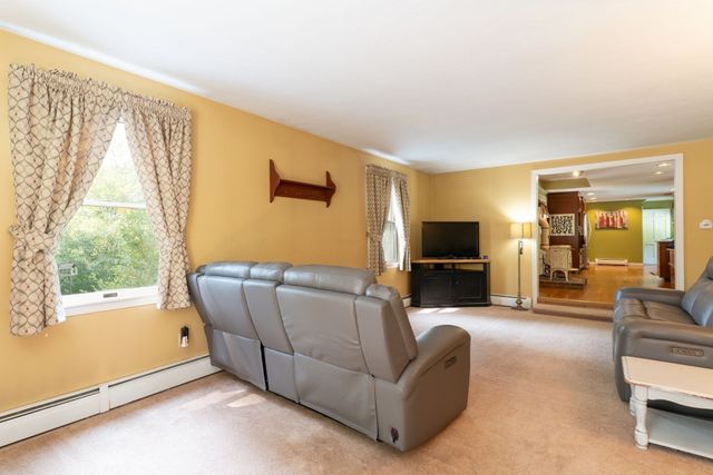 757 South St, Southbridge, MA 01550