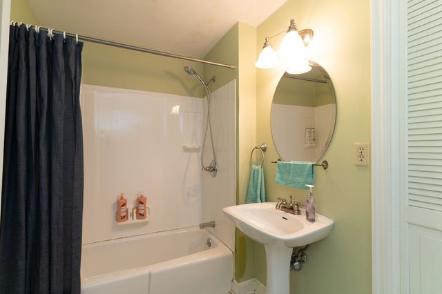 757 South St, Southbridge, MA 01550