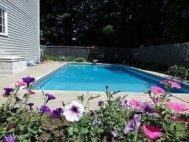 757 South St, Southbridge, MA 01550