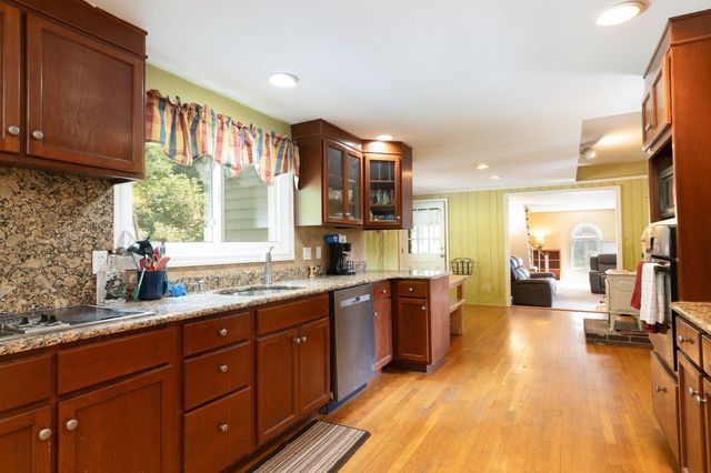 757 South St, Southbridge, MA 01550