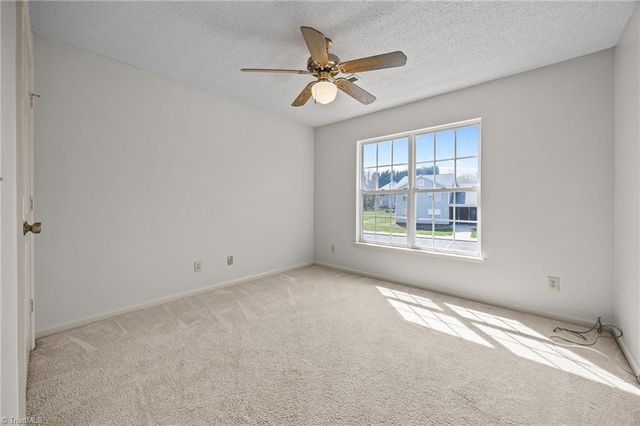 15 Meadowood Glen Way C, Greensboro, NC 27409