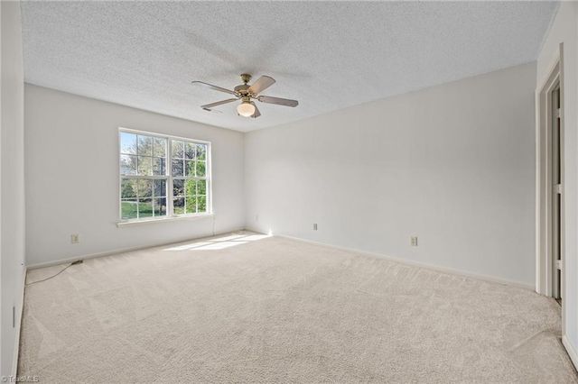 15 Meadowood Glen Way C, Greensboro, NC 27409