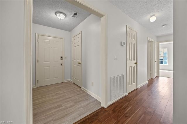 15 Meadowood Glen Way C, Greensboro, NC 27409