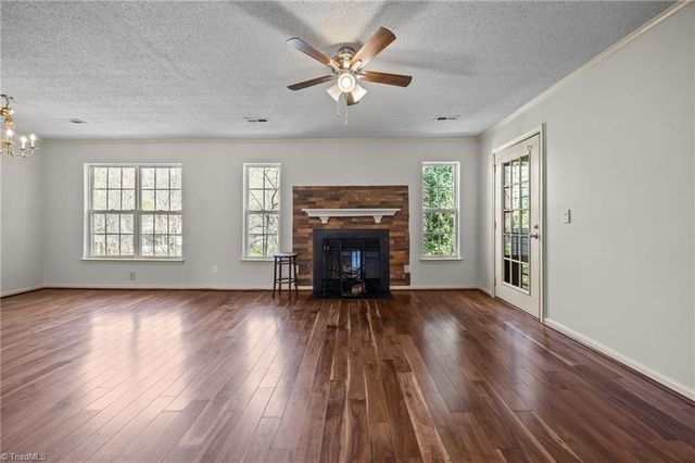 15 Meadowood Glen Way C, Greensboro, NC 27409