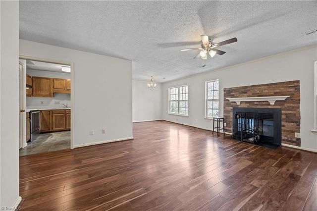 15 Meadowood Glen Way C, Greensboro, NC 27409