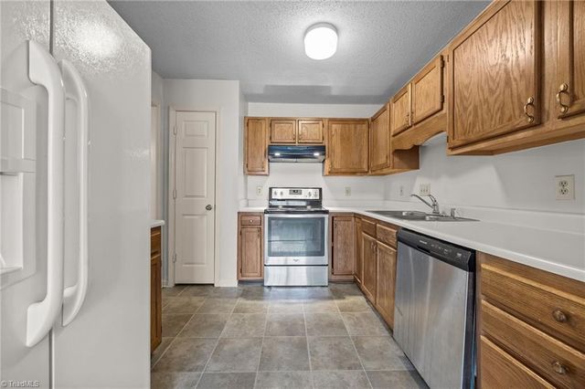 15 Meadowood Glen Way C, Greensboro, NC 27409