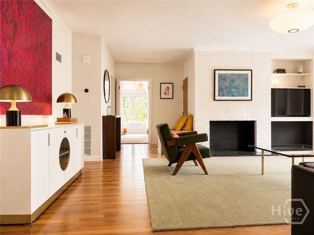 Image 4 of property listing at 5555 Camelot Drive, Savannah, GA 31405