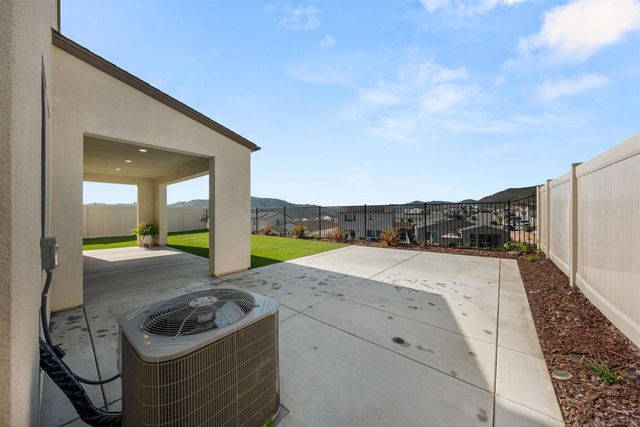35172 Bergamot Cove, Fallbrook, CA 92028