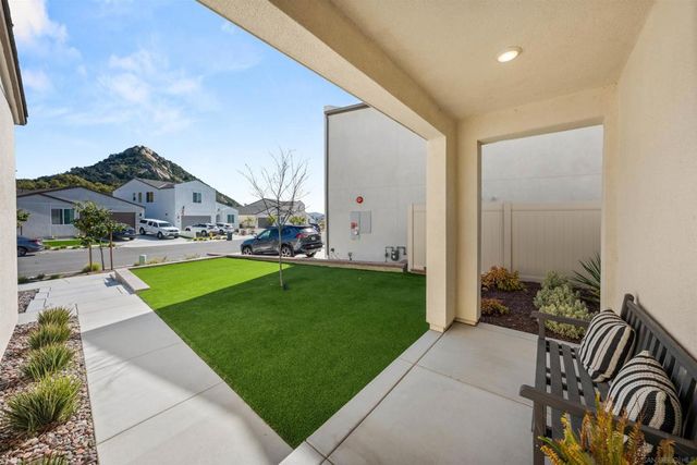 35172 Bergamot Cove, Fallbrook, CA 92028