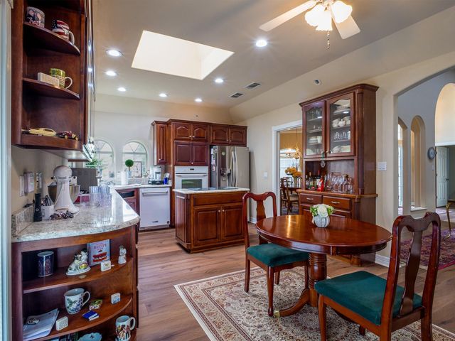 415 Saint Andrews ST, Meadowlakes, TX 78654