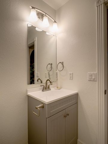 415 Saint Andrews ST, Meadowlakes, TX 78654