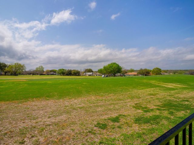 415 Saint Andrews ST, Meadowlakes, TX 78654