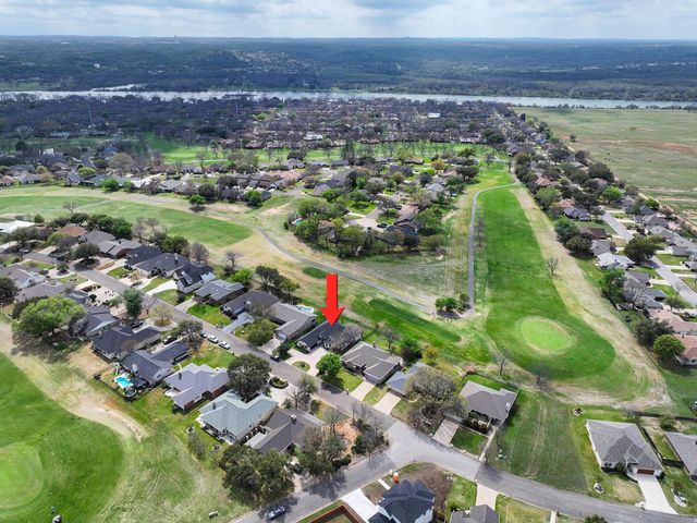 415 Saint Andrews ST, Meadowlakes, TX 78654