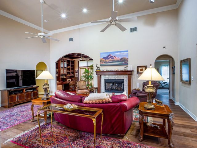 415 Saint Andrews ST, Meadowlakes, TX 78654