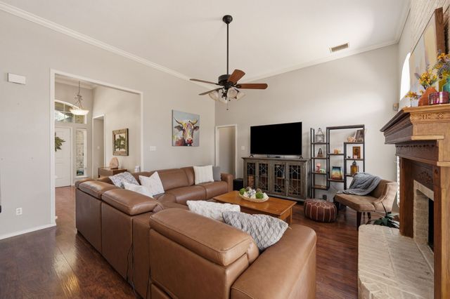 1662 Waterford Drive, Lewisville, TX 75077