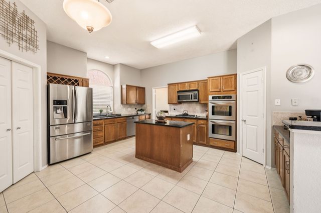 1662 Waterford Drive, Lewisville, TX 75077