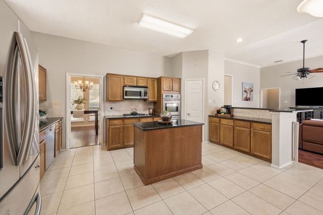 1662 Waterford Drive, Lewisville, TX 75077