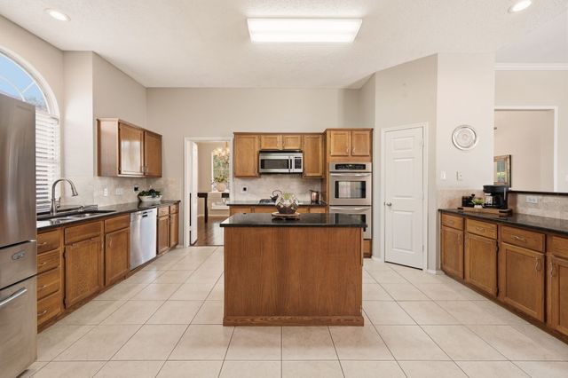 1662 Waterford Drive, Lewisville, TX 75077