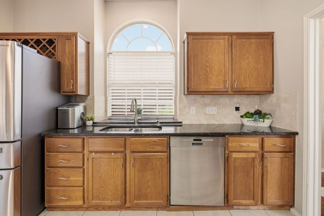 1662 Waterford Drive, Lewisville, TX 75077