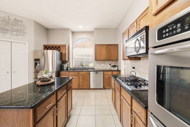 1662 Waterford Drive, Lewisville, TX 75077