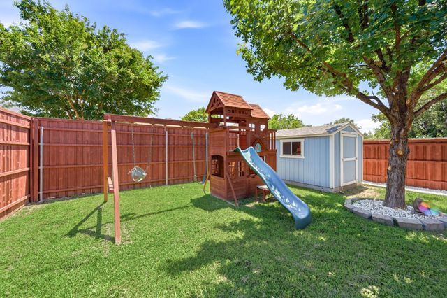 1662 Waterford Drive, Lewisville, TX 75077
