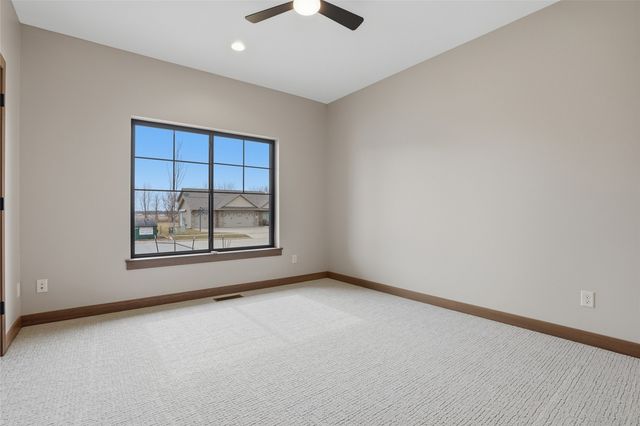 800 Yorkshire Street, North Liberty, IA 52317