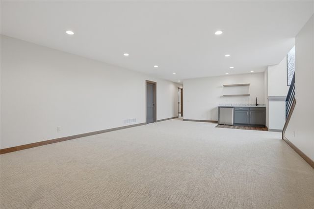 800 Yorkshire Street, North Liberty, IA 52317