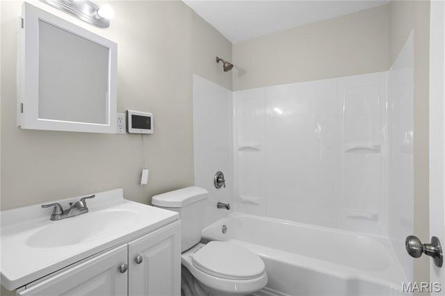 8320 Lucas And Hunt Road, St Louis, MO 63136