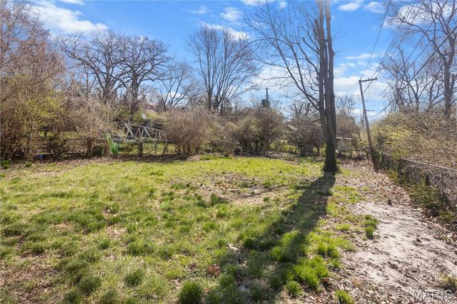 8320 Lucas And Hunt Road, St Louis, MO 63136