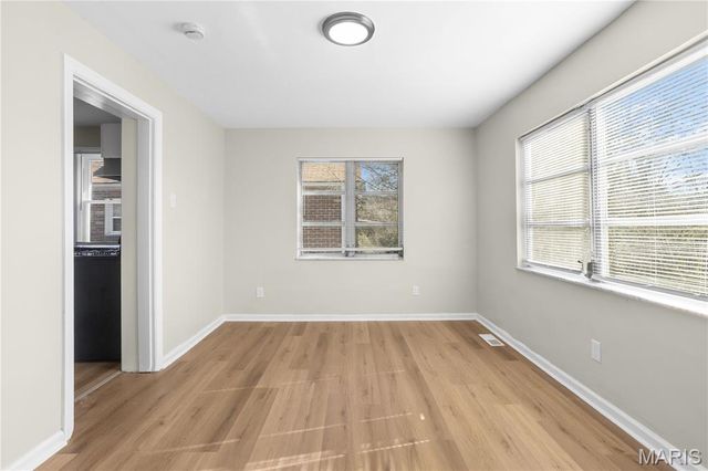 8320 Lucas And Hunt Road, St Louis, MO 63136