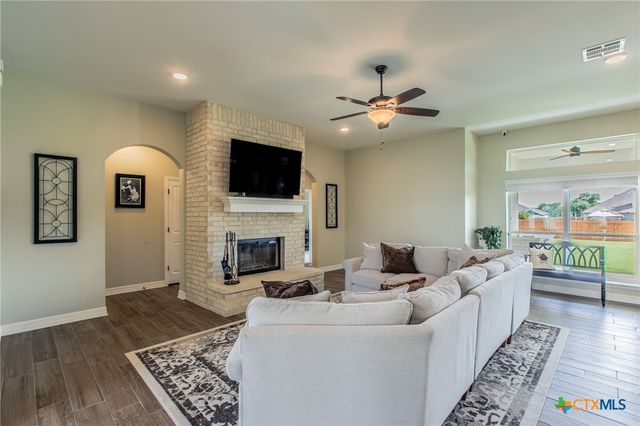8325 Tesoro Drive, Temple, TX 76504