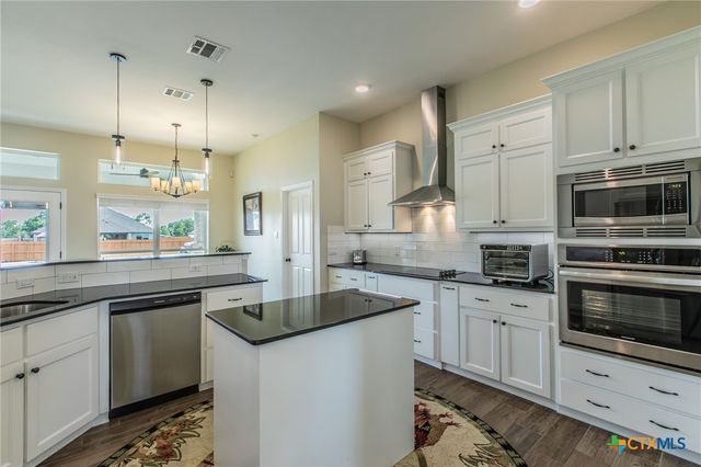 8325 Tesoro Drive, Temple, TX 76504