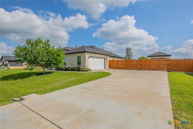 8325 Tesoro Drive, Temple, TX 76504