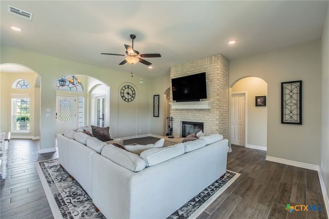 8325 Tesoro Drive, Temple, TX 76504