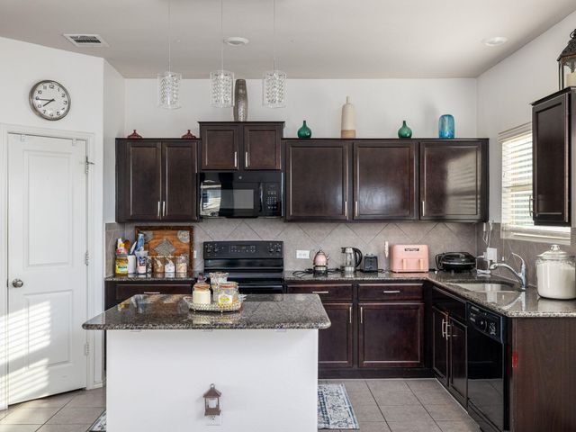 464 Druse LN, Jarrell, TX 76537